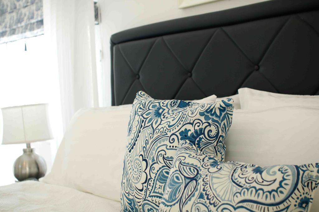 Cattleya Luxury Suites Kingston Room photo